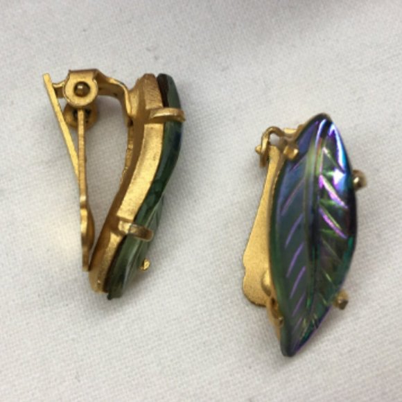 IRIDESCENT LEAF EARRINGS 1" Leaf Shape Crystal Luminous Clip-on Style, Signed - Picture 5 of 6